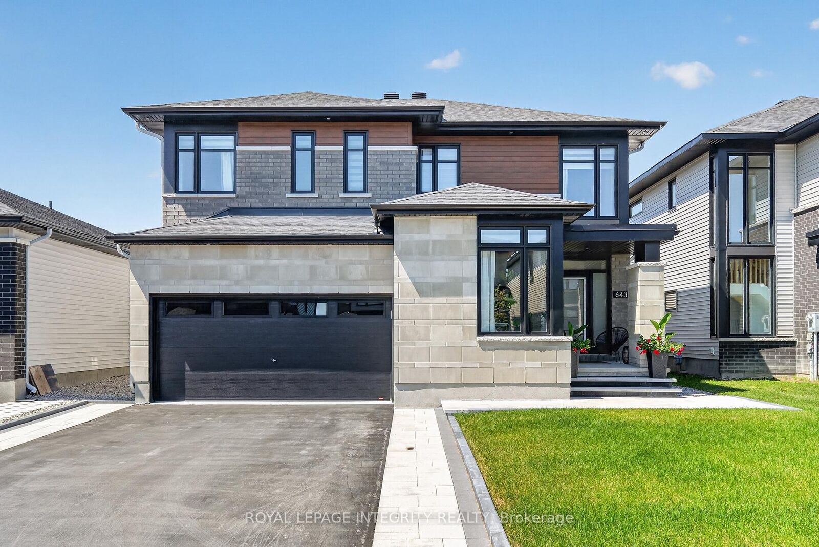 Property Photo: 643 Gendarme Circle ON K1W 0R5