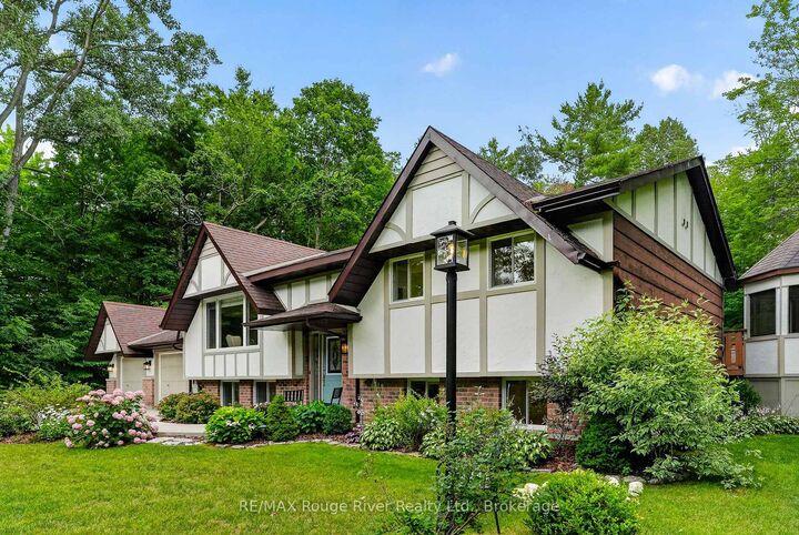 Property Photo:  221 Colonial Drive  ON K8V 5P4 
