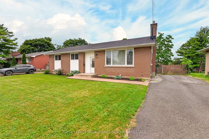 Property Photo: 34 Sherwood Avenue ON K7N 1N4
