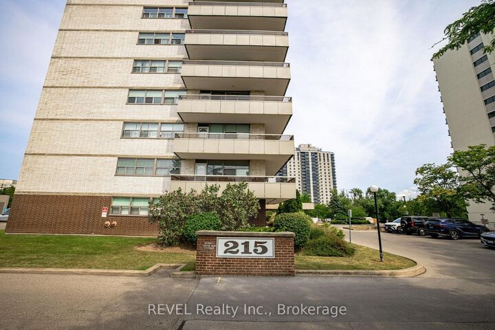 Property Photo:  215 Glenridge Avenue 809  ON L2T 3J7 