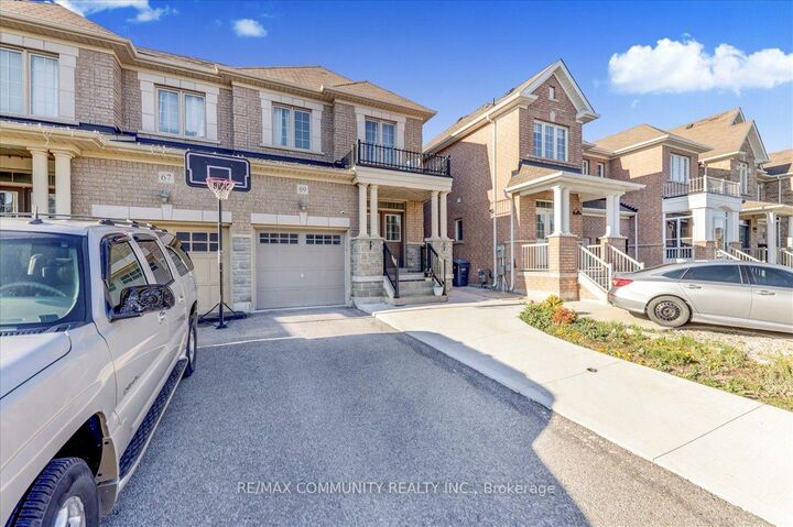 Property Photo:  69 Clearfield Drive  ON L6P 3J4 