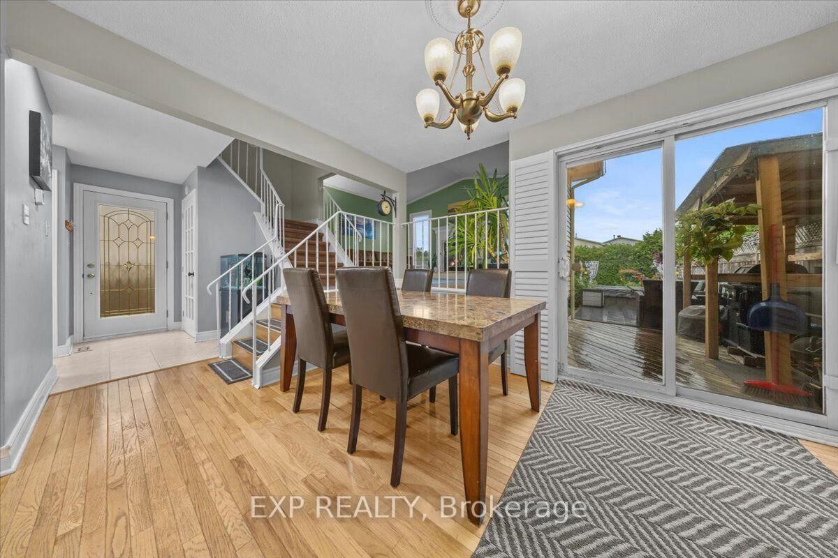 Property Photo:  1044 Arrowhead Place  ON K1C 2S4 