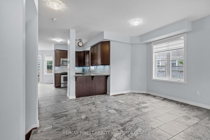 Photo de la propriété:  893 Ascot Lane  ON K7K 0C8 