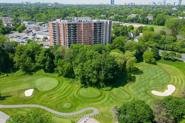Property Photo: 7811 Yonge Street 1207 ON L3T 4S3