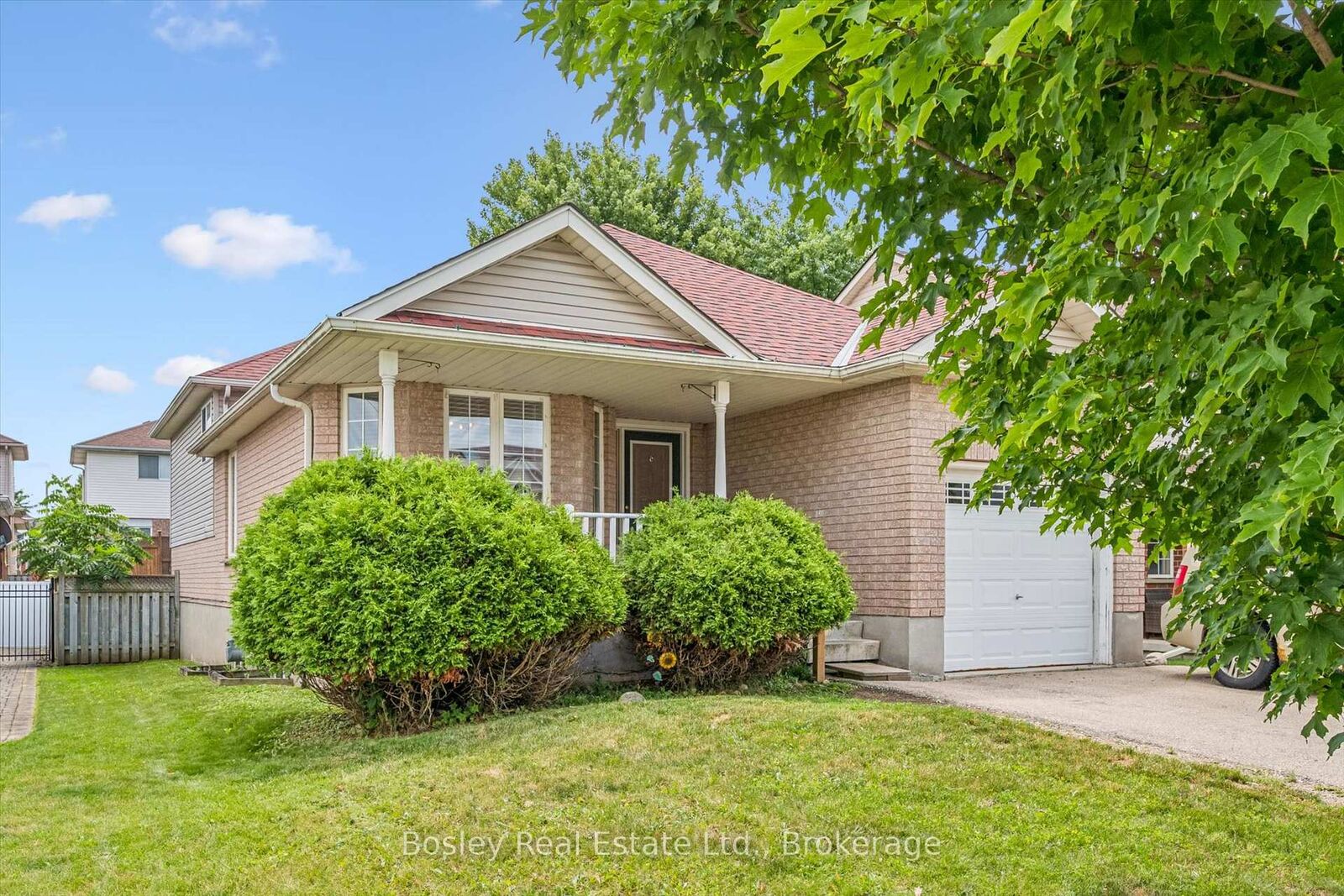 Property Photo: 4 Hayward Crescent ON N1G 5A5