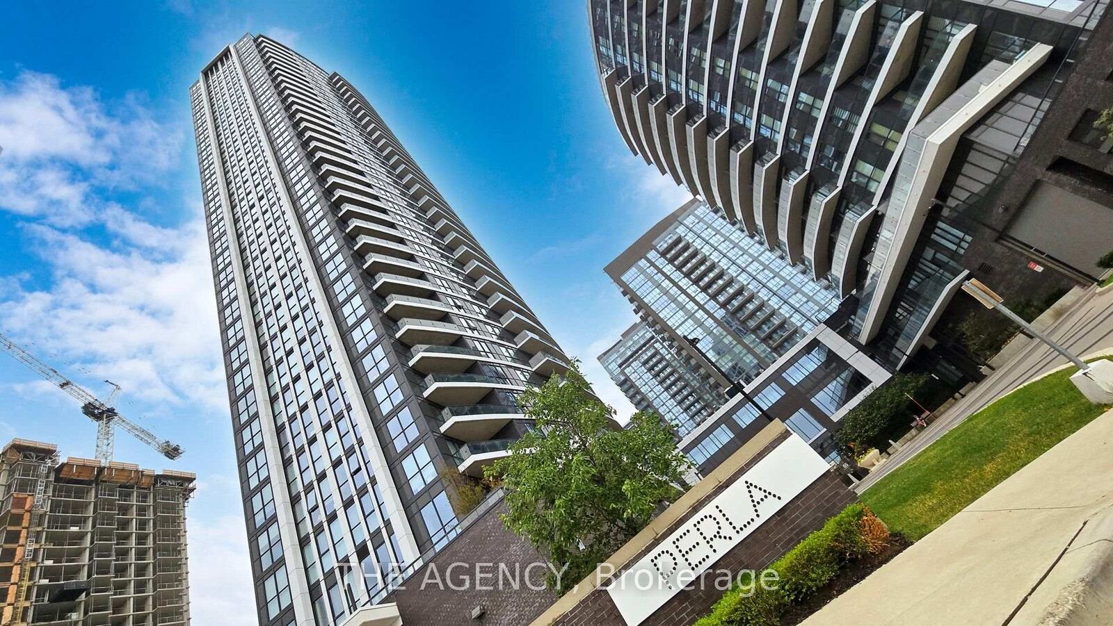 Property Photo: 65 Watergarden Drive 1404 ON L5R 0G9