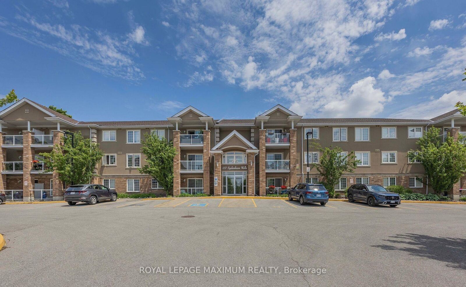 Photo de la propriété:  137 Sydenham Wells N/A N 29  ON L4M 0G7 