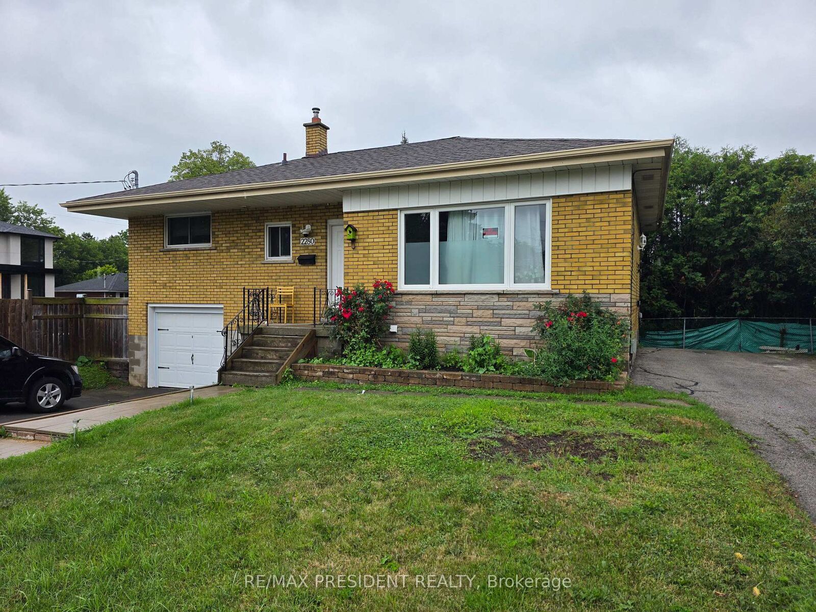 Property Photo: 2280 Mountainside Drive Lower ON L7P 1B7