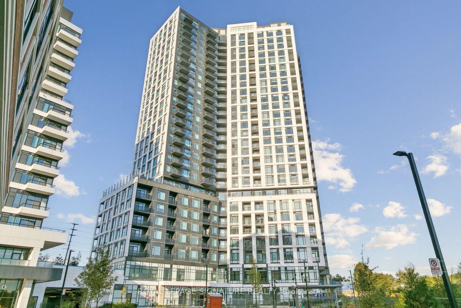 Property Photo: 2495 Eglinton Avenue W 908 ON L5M 2T2