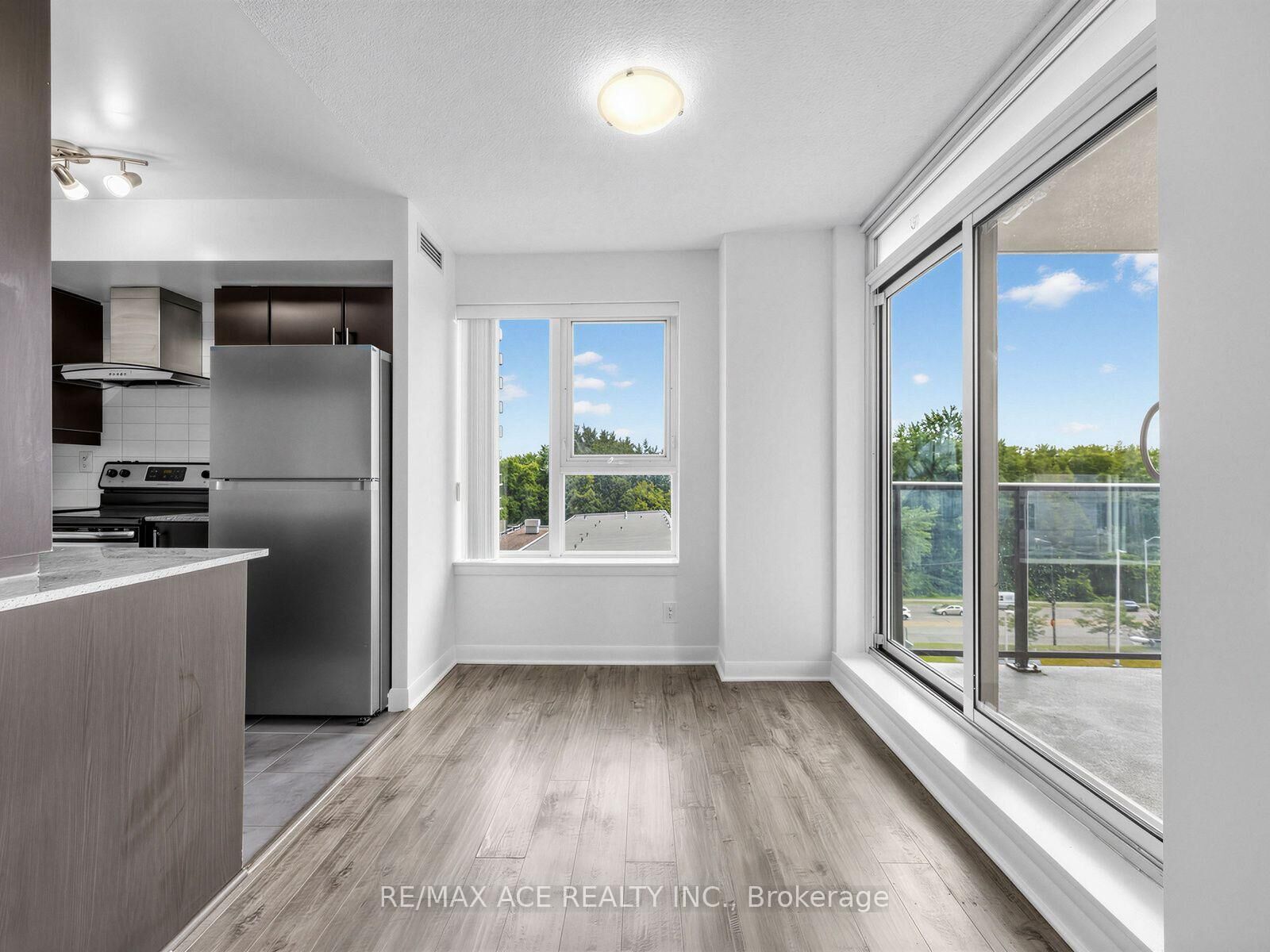 Property Photo:  25 Town Centre Court 808  ON M1P 0B4 
