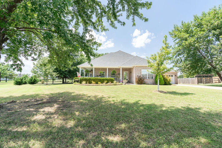 Property Photo: 200 N Woodchuck Lane OK 74070