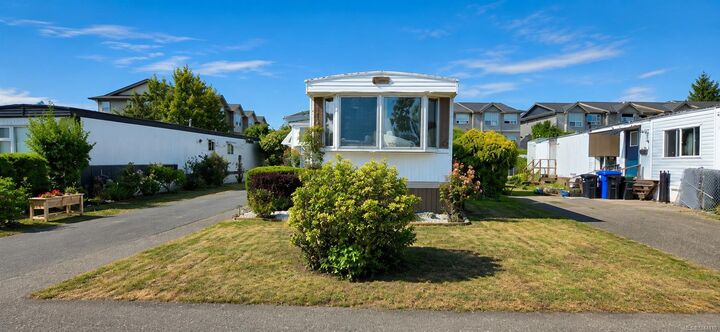 Property Photo: 2625 Mansfield Dr #6 BC V9N 2M2