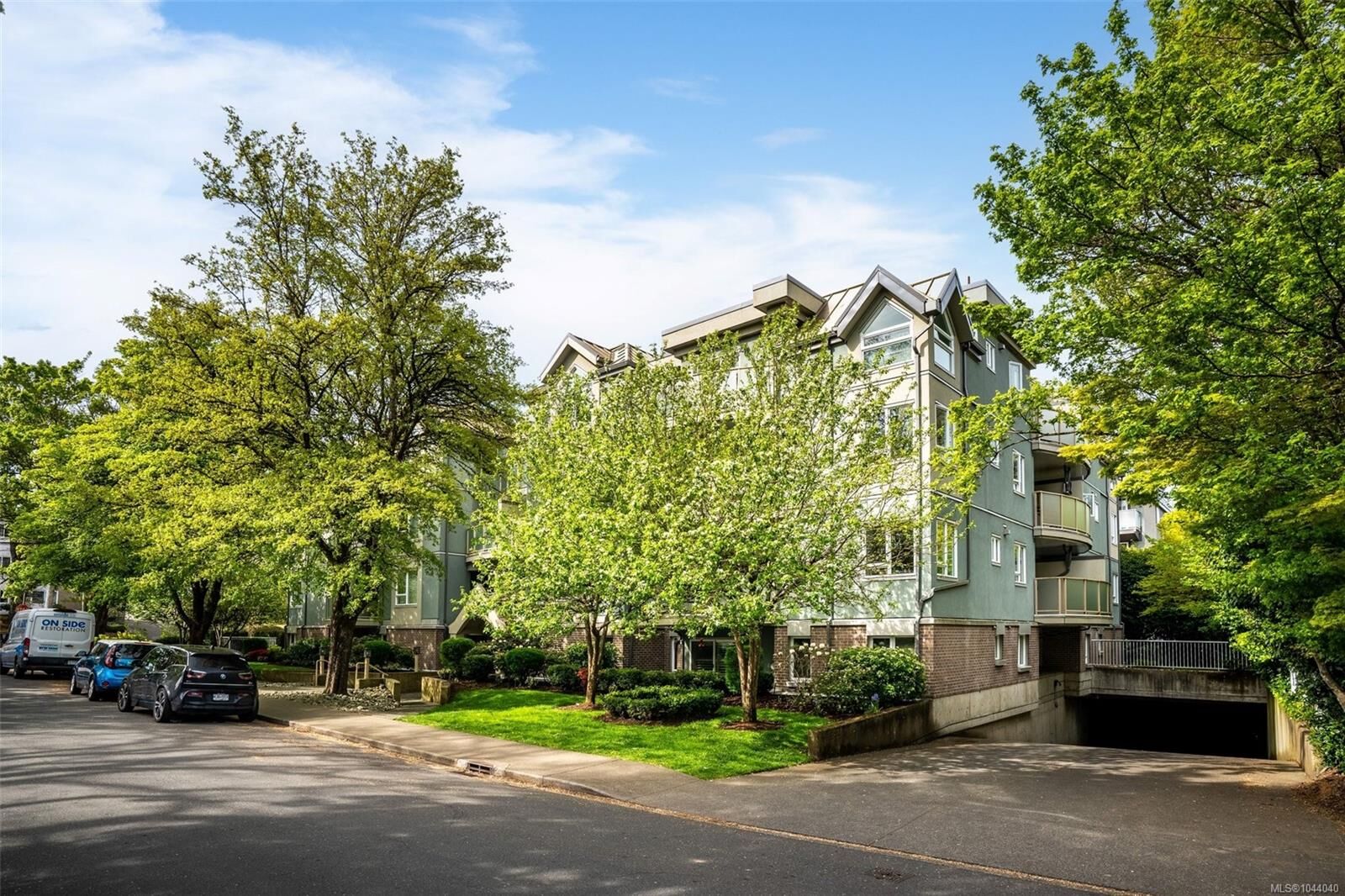 Property Photo: 2710 Grosvenor Rd #202 BC V8T 3M9