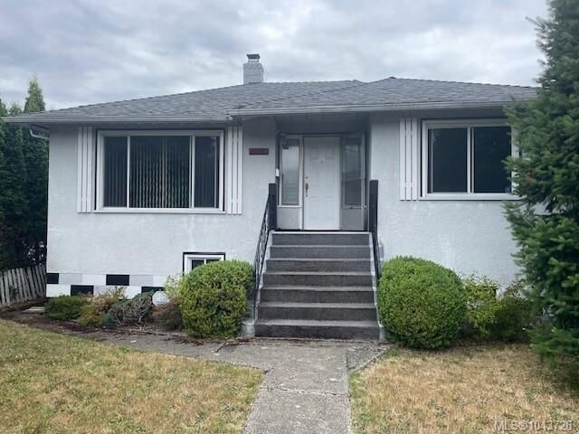 Property Photo: 2684 5th Ave BC V9Y 2G1