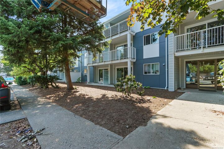 1600 Dufferin Cres #216 — photo 1