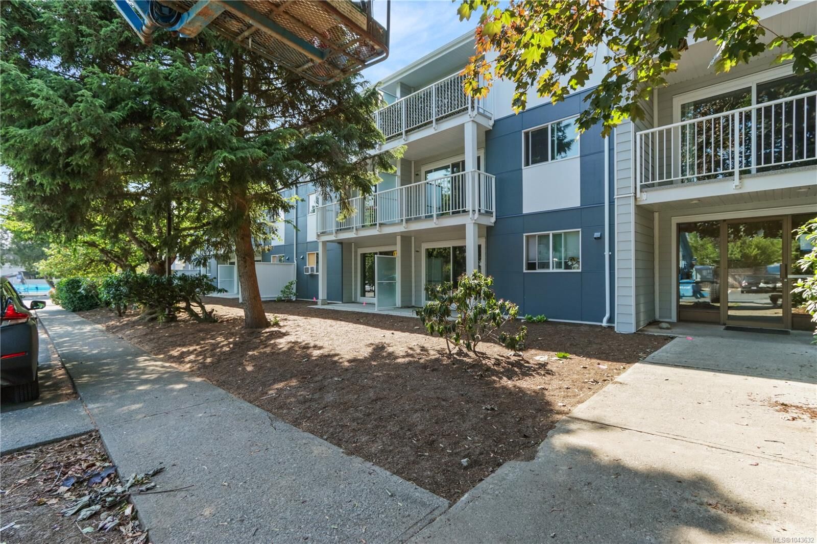 Property Photo:  1600 Dufferin Cres #216  BC V9S 5N2 