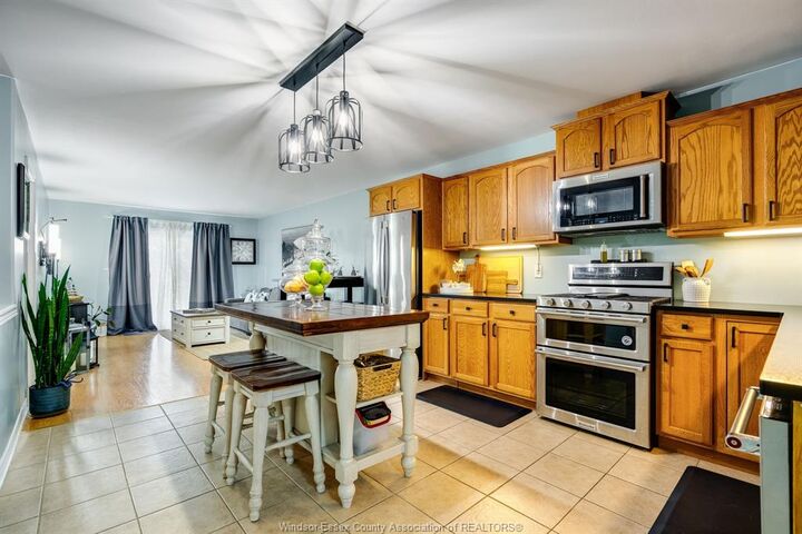 Photo de la propriété:  34 Cranberry Crt  ON N8M 3G5 