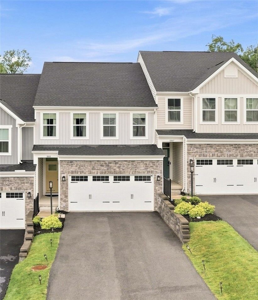 Property Photo:  1005 Wellington Ct.  PA 15644 