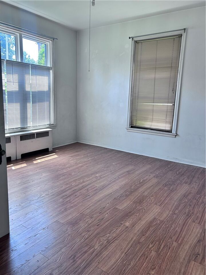 Property Photo:  5917 Walnut St 8  PA 15232 