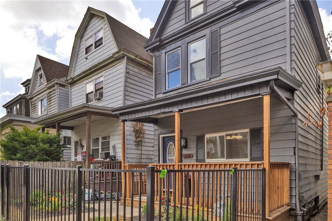 Property Photo: 614 Edgemont St PA 15210