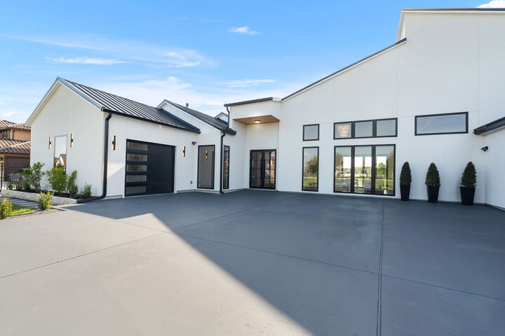 Property Photo:  178 Dally Court  TX 78620 