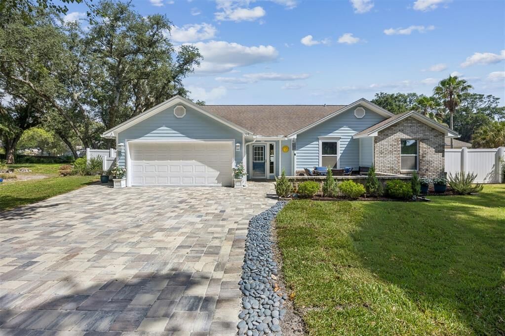 Property Photo: 1309 Ridge Court FL 32034