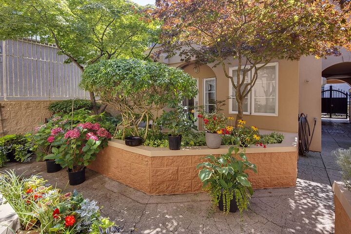 Property Photo:  1177 W 8th Avenue 1  BC V6H 1C5 