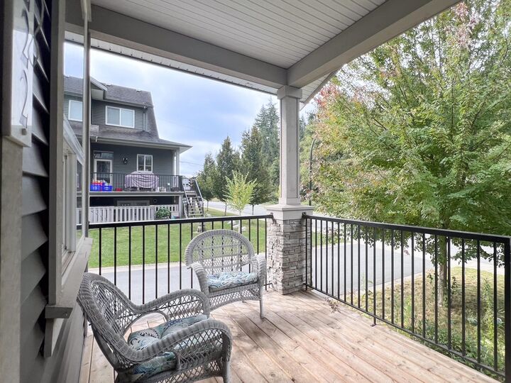 Property Photo:  11222 243B Street  BC V2W 1H5 