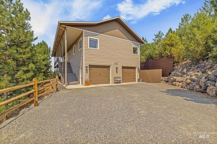 Property Photo:  602 Quarry Rd.  WA 99402 
