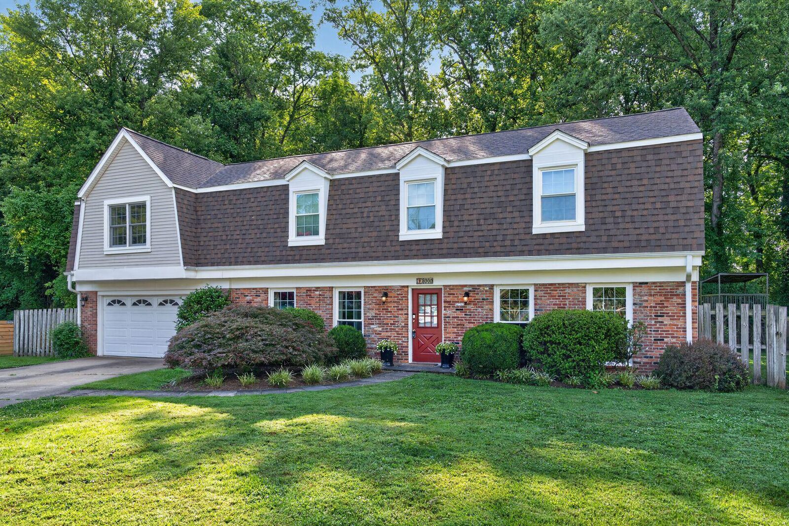 Property Photo: 8000 Woodcroft Court VA 22027
