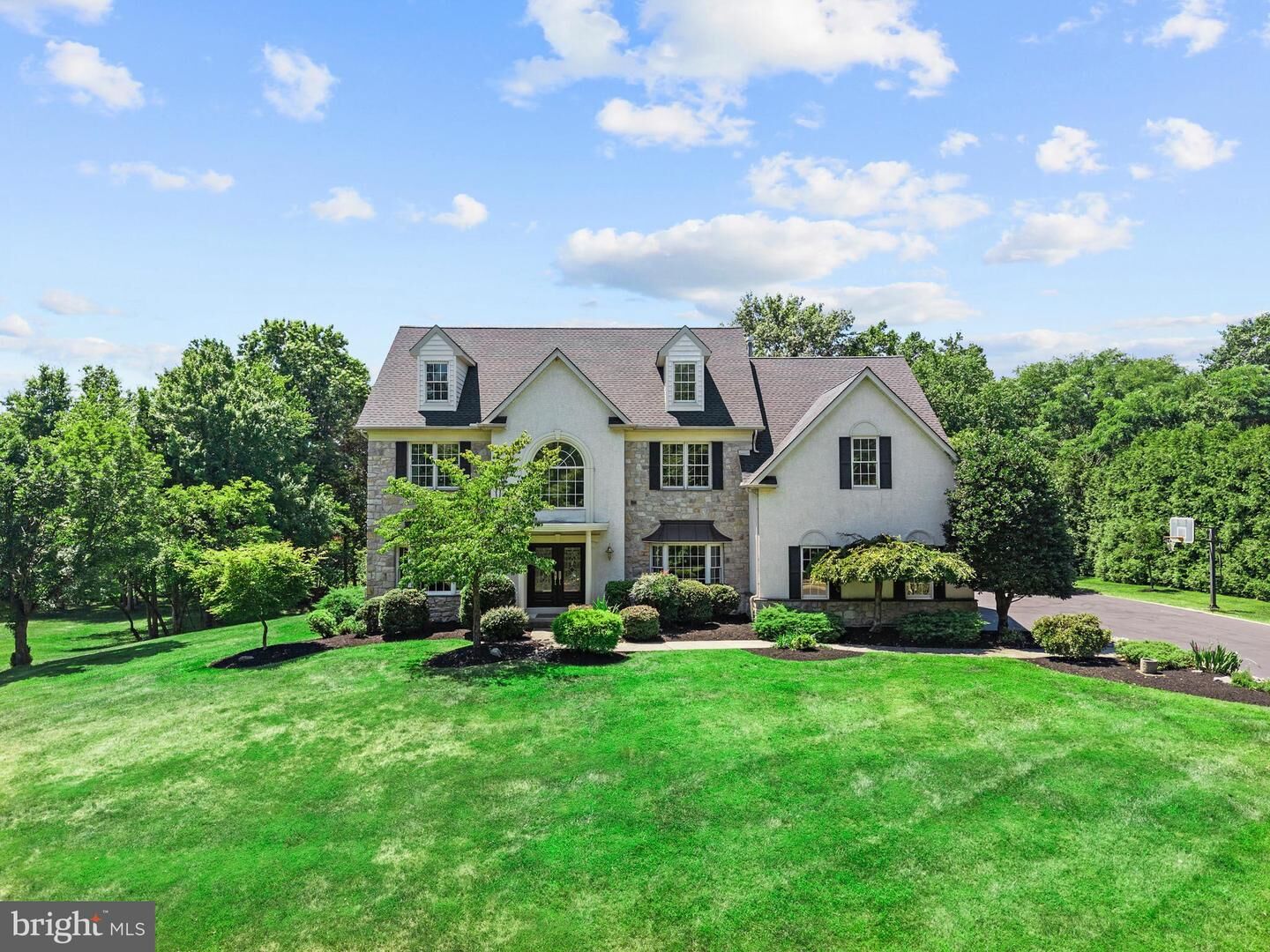 Property Photo: 824 Warren Road PA 19002