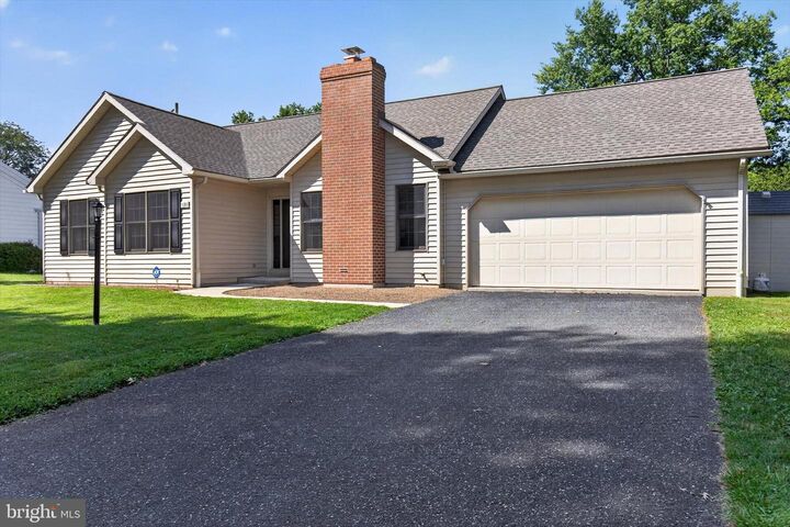 Property Photo: 530 Fairway Drive PA 17011
