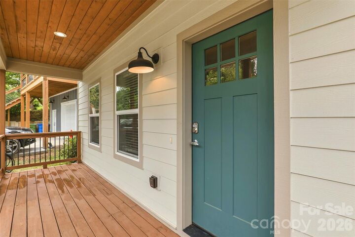 Property Photo:  9 Hilldale Road  NC 28803 