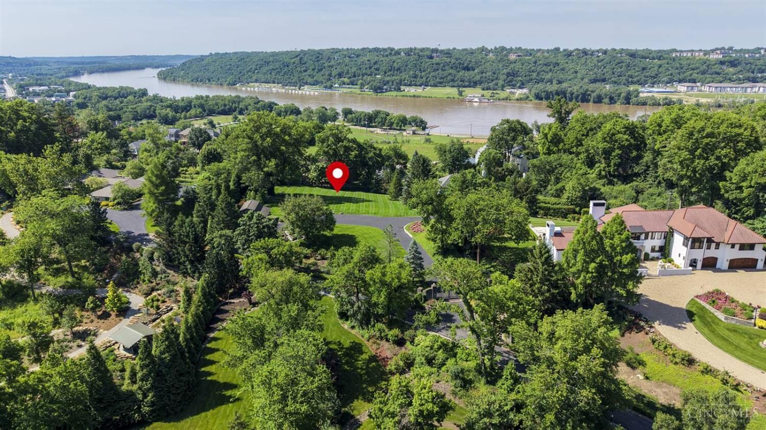 Property Photo:  15 Hill &Amp Hollow Lane  OH 45208 