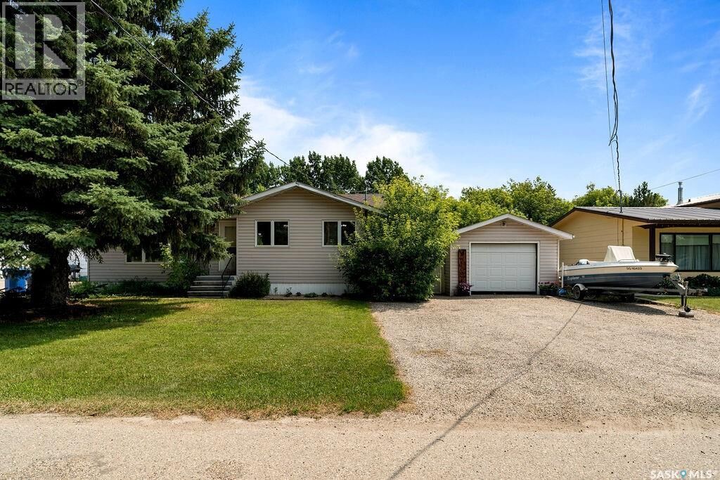 Property Photo:  105 Ash Street  SK S0G 5H0 