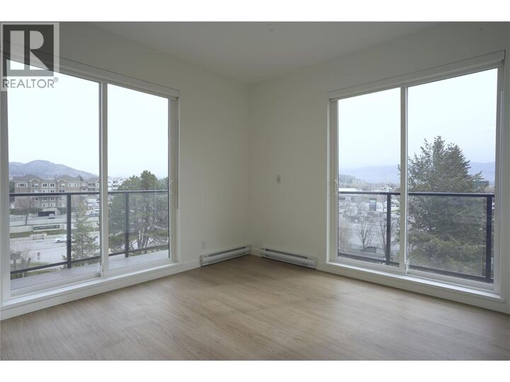 Property Photo: 1380 Pridham Avenue 418 BC V1Y 6B8