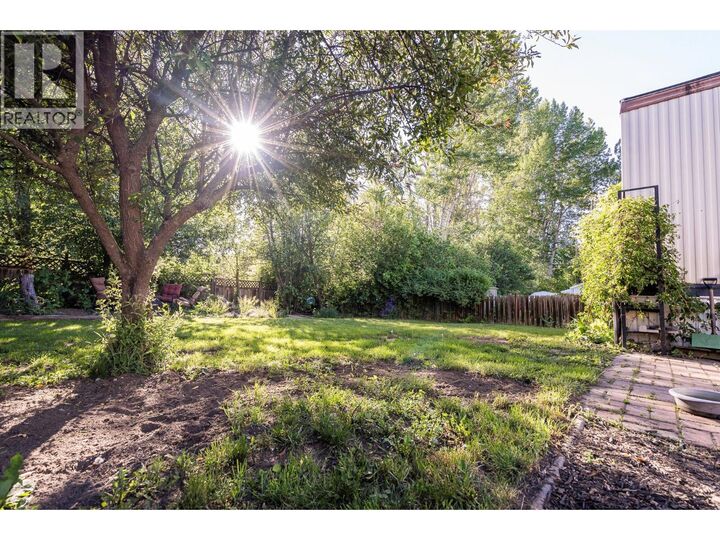 Property Photo:  720 Commonwealth Road 8  BC V4V 1R5 