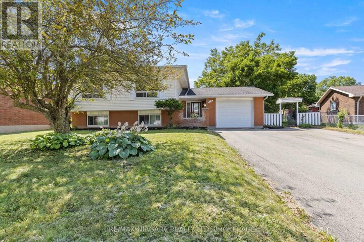 Property Photo:  74 Westwood Crescent  ON L3C 4R3 