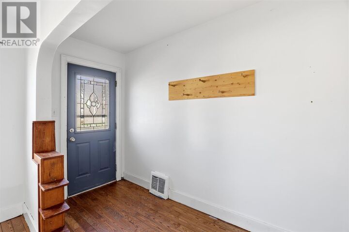 Property Photo: 596 Sherbourne St ON P6C 3X7