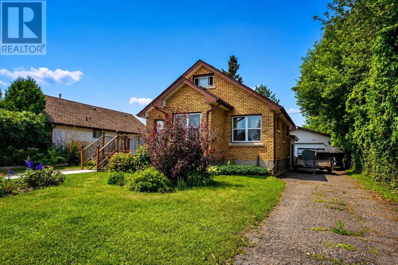 Property Photo:  1117 Mountdale Ave  ON P7E 3A2 