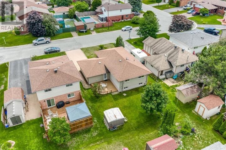 Property Photo:  98 Chantal Cres  ON P3L 1C1 