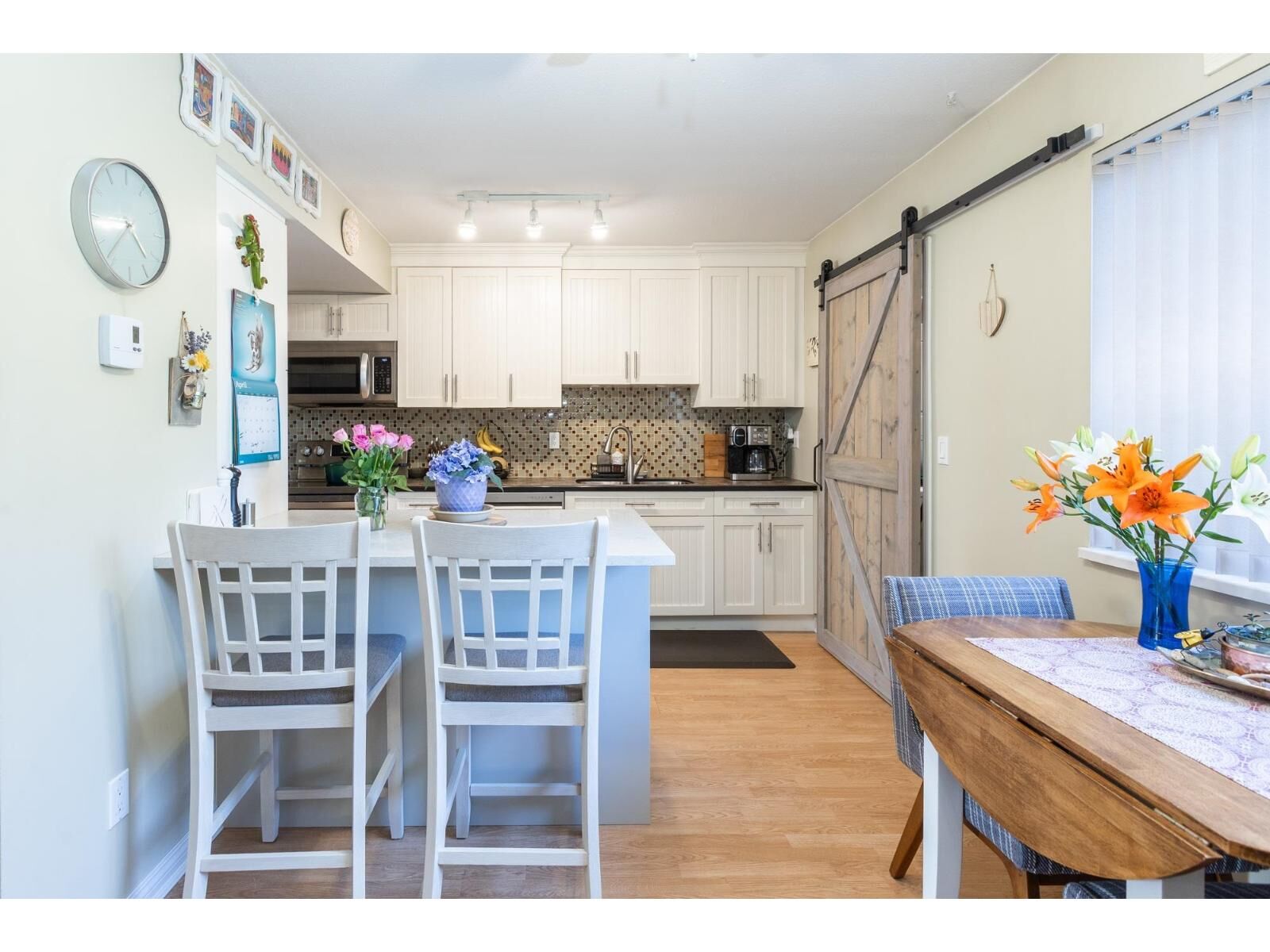 Property Photo: 27044 32 Avenue 102 BC V4W 3T1