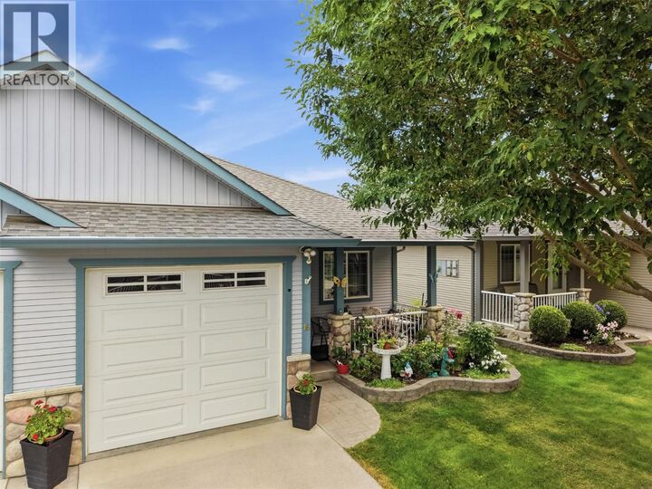 Property Photo: 1836 Greenfield Avenue 16 BC V2B 8T2