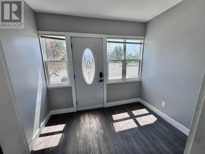 Property Photo:  128 Third St W  ON P9A 3A3 