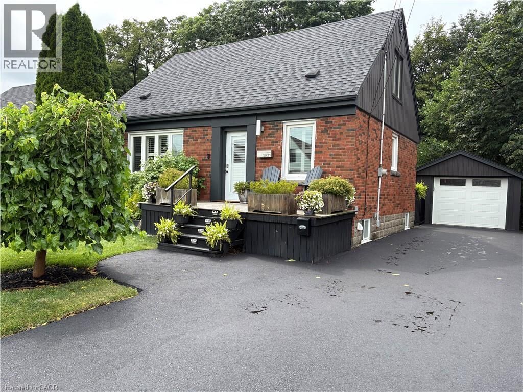 Property Photo:  60 Galbraith Drive  ON L8G 1Z9 