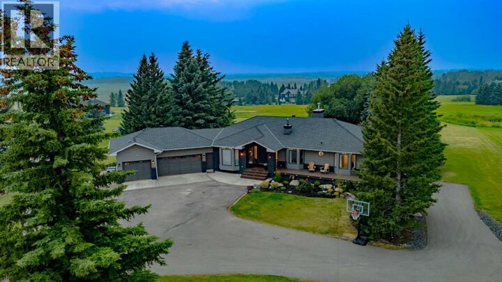 Property Photo:  31 Rosewood Drive Southwest  AB T3Z 3K7 