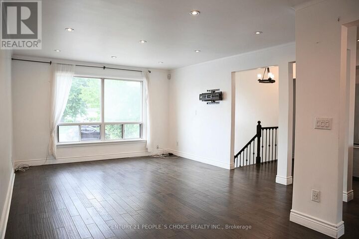 Property Photo:  7 North Heights Road  ON M9B 2T2 