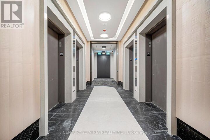 Property Photo:  858 Dupont Street Ph19  ON M6G 0C1 