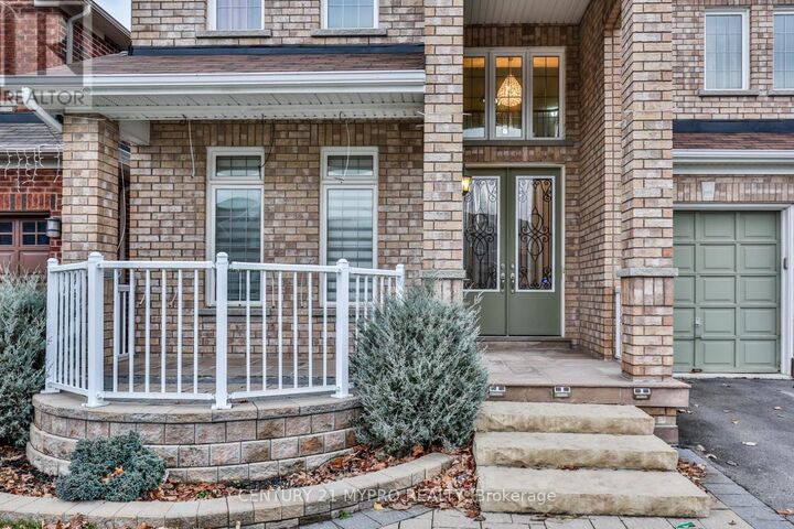 Property Photo: 431 Woodspring Avenue East ON L3X 3H5