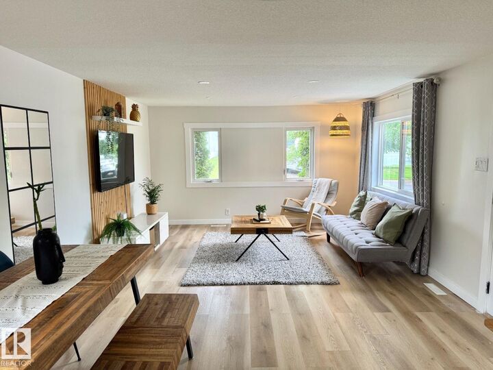 8 The Parkway NW — photo 1